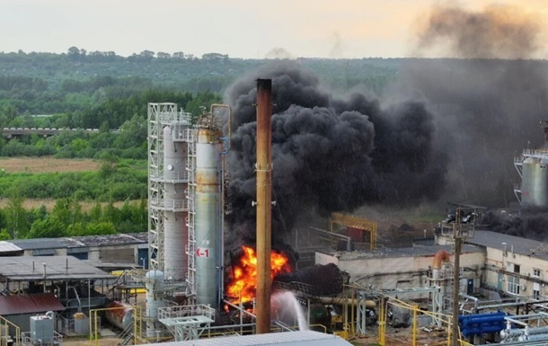 Удари України вивели з ладу понад 30% нафтопереробки РФ – ЗМІ