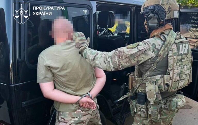 Військові організували збут зброї на Харківщині