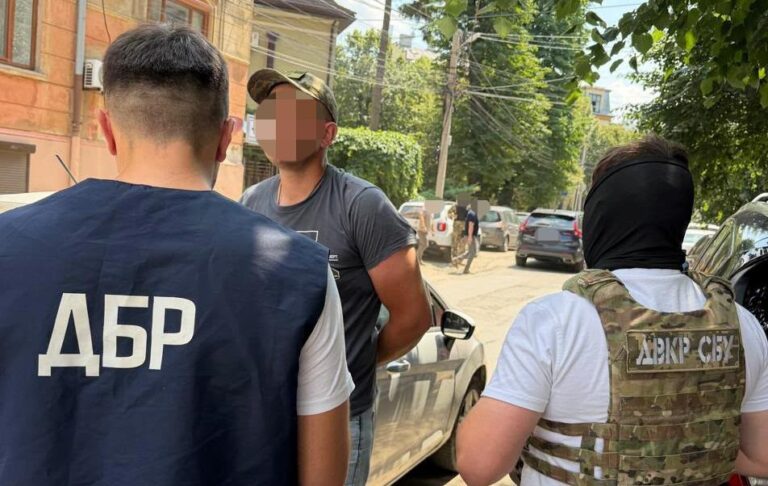 За $10 тисяч до Румунії: на Буковині військовий вивозив ухилянтів