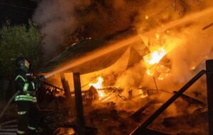 Дрон РФ ударив по Харкову: спалахнула пожежа