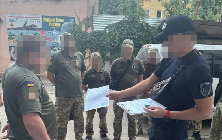 “Дуй, пакуй і комплектуй”: 10 працівників ТЦК на Одещині отримали підозри