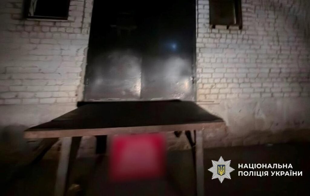 Двоє чоловіків підпалили відділення Нової пошти на Харківщині