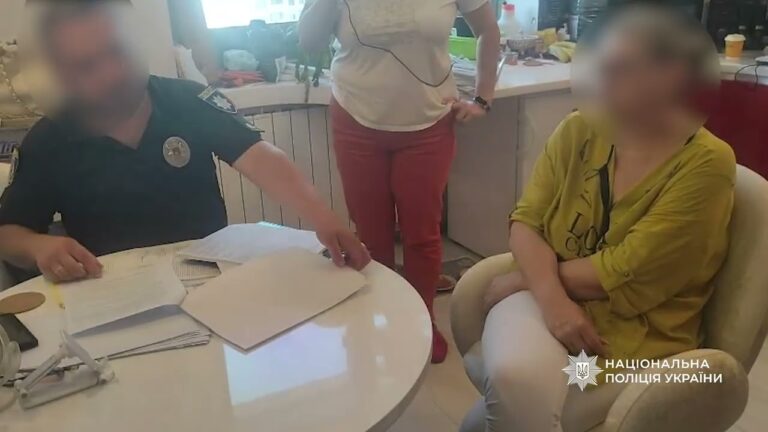 У Києві поліція викрила мережу фіктивного працевлаштування у приватних ліцеях: 25 підозрюваних