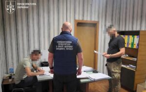 На Львівщині командир підписав “бойові” на 16 млн грн