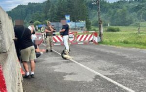 На Львівщині затримали майора з трьома ухилянтами