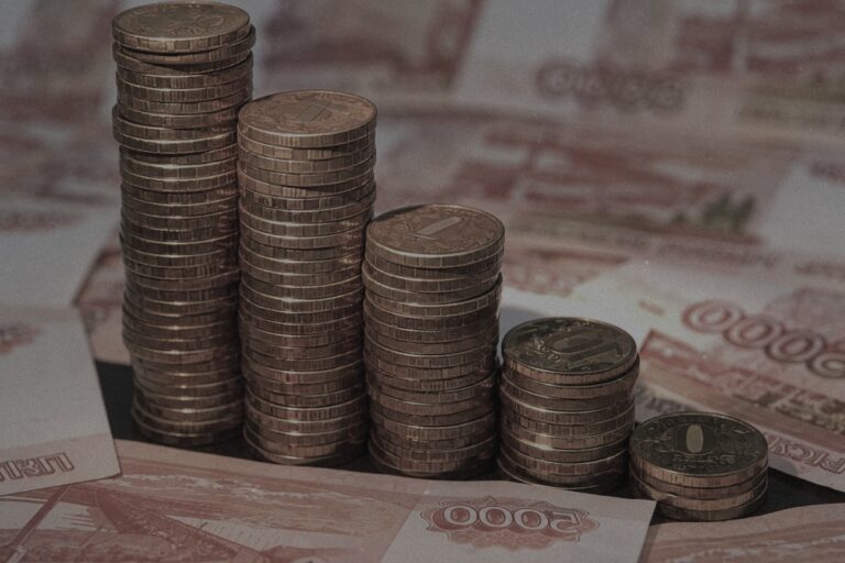 Нафта вже не рятує: бюджет РФ пішов у мінус
