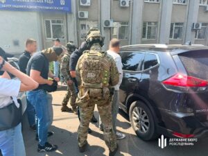 Податківців Сумщини викрили на хабарі