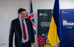 Равлик рухається швидше за війська Росії – посол Британії
