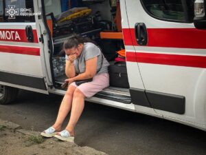 Росіяни дронами атакували два автобуси у Херсоні: є поранені