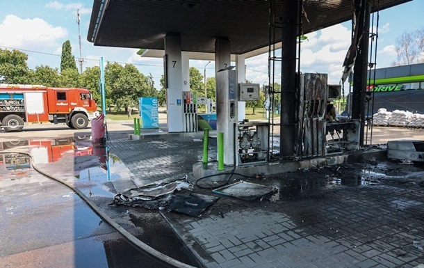 Росіяни поцілили дроном по АЗС у Запоріжжі: поранені троє осіб