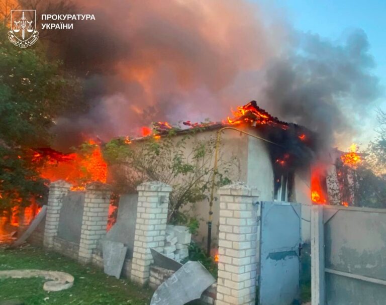 Росіяни вдарили по селу на Харківщині, п’ятеро постраждалих
