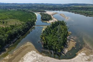 Румунія підірве скелю на Дунаї для порятунку АЕС