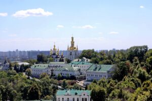 Швейцарія допоможе відновити Лавру після російського удару