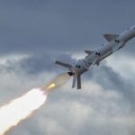 Сікорський закликав збивати ракети РФ над Україною