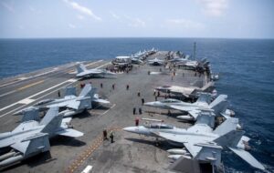 США оголосили про розмінування Ормузької протоки