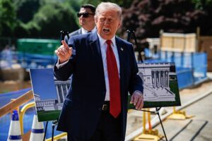 Трамп різко відреагував на рішення суду щодо бальної зали