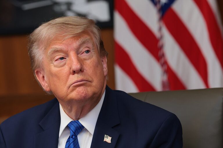 Трамп заявив про паузу в атаках на Іран