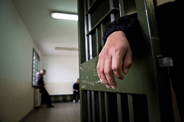 Тримав жінок у заручницях і погрожував убивством: рашист отримав вирок