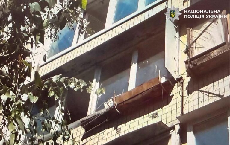 У Києві жінка викинула собаку з четвертого поверху