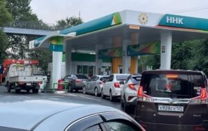 У регіонах РФ знову черги за бензином