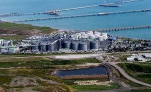 У Тамані згоріло 12 резервуарів з нафтою – СБС
