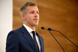 Угорщина збудує поріг на Дунаї для порятунку АЕС