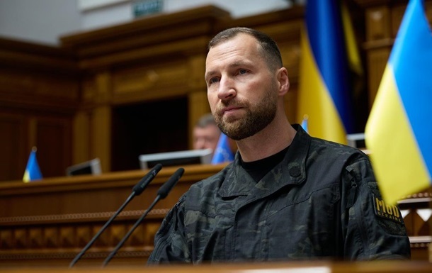 В МО прокоментували звільнення Хмари з військової служби