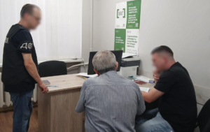 Зарплата за бронь: у Луцьку викрили фіктивне працевлаштування в ліцеї